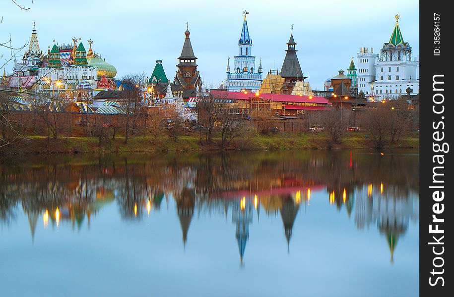 All buildings in the Izmailovo Kremlin, constructed in the best traditions of Russian architecture, and under drawings of the Royal residence of the XVI-XVII centuries. All buildings in the Izmailovo Kremlin, constructed in the best traditions of Russian architecture, and under drawings of the Royal residence of the XVI-XVII centuries