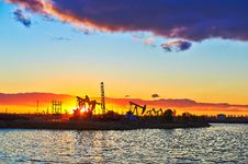 The Oil Fields And Lake Sun Setting Royalty Free Stock Images The Oil Fields And Lake Sun Setting Royalty Free Stock Images