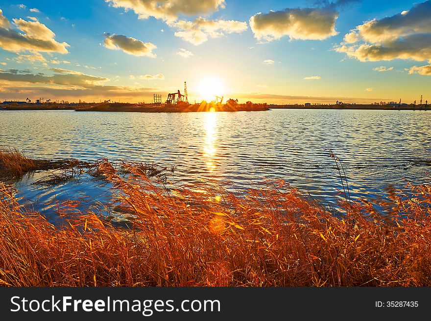 The setting sun lake pumping unit