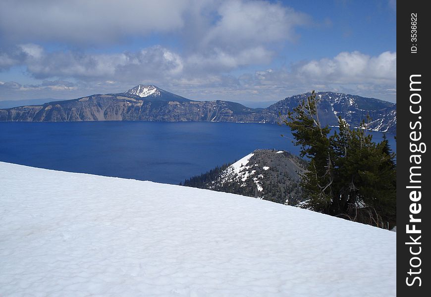 The picture of Crater Lake taken from the trail on the rim of the lake.