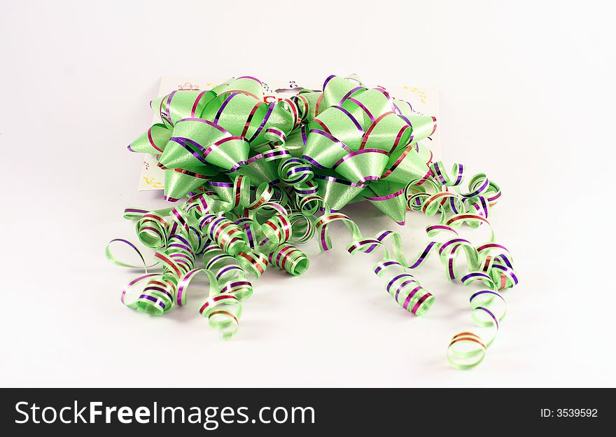 Photo green bow and gift