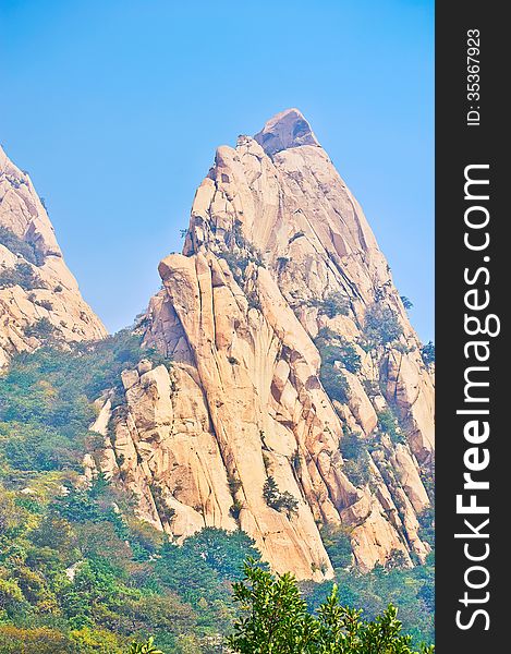 The photo taken in China's Hebei province qinhuangdao city,ancestral mountain scenic area,the gallery valley.The time is October 4, 2013. The photo taken in China's Hebei province qinhuangdao city,ancestral mountain scenic area,the gallery valley.The time is October 4, 2013.