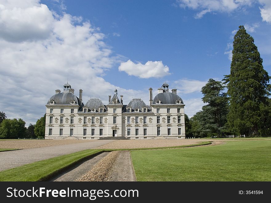 Chateau Cheverny Entrance