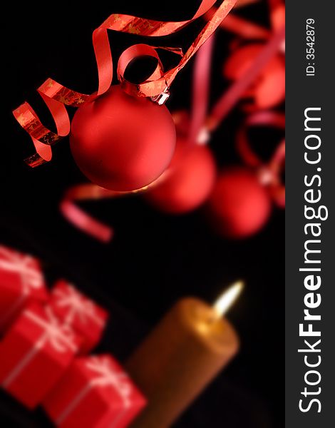 Red balls on black background - Christmas decoration