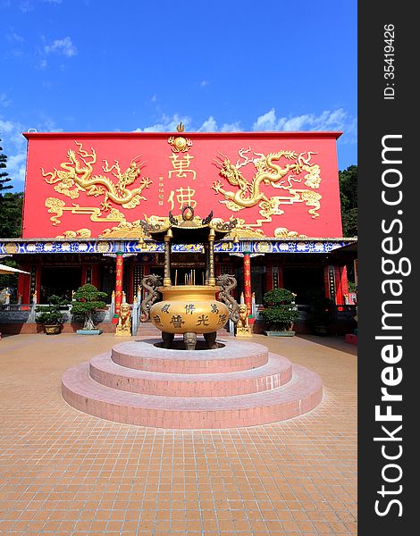 Ten Thousand Buddhas Monastery