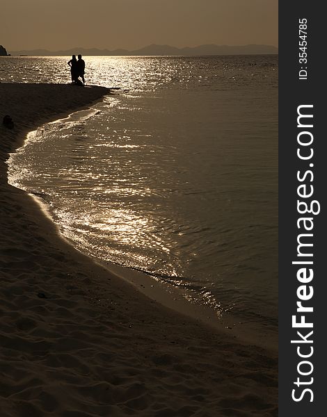 Outdoor silhouette shot of lovers