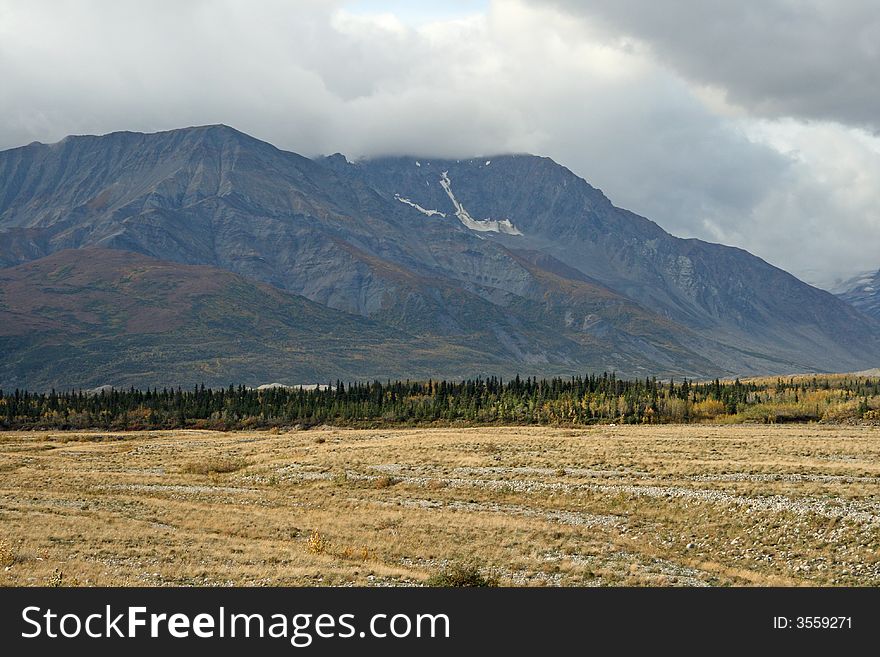 Alaska mountians in north country. Alaska mountians in north country