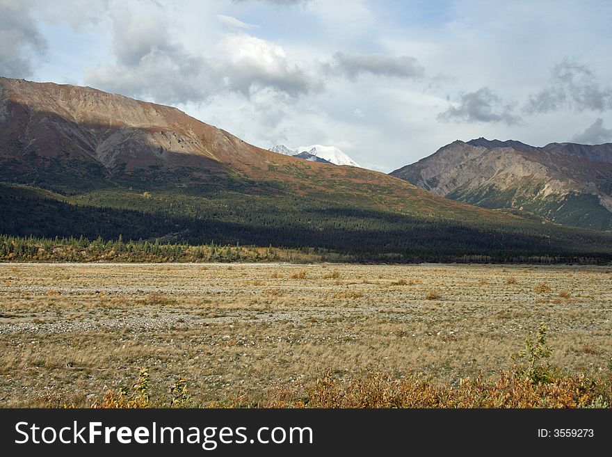 Alaska mountians in north country. Alaska mountians in north country