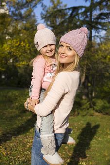 Mother And Her Little Girl Having Fun Royalty Free Stock Photos Mother And Her Little Girl Having Fun Royalty Free Stock Photos