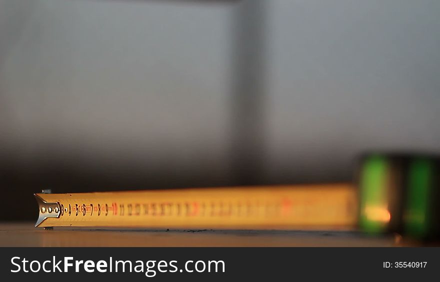 Video of a tape measure out of focus