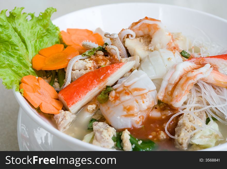 Thai seafood noodle