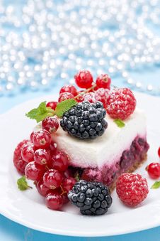Dessert - A Piece Of Cake With Fresh Berries Stock Photography Dessert - A Piece Of Cake With Fresh Berries Stock Photography