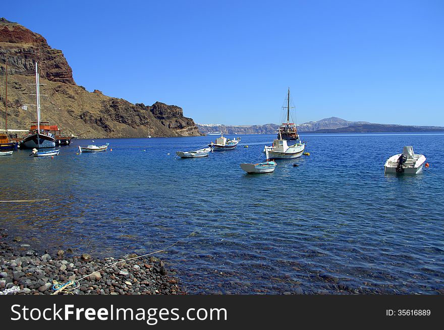 Magnificent view of Thirasia island shore and Sant