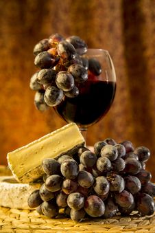 Wine And Brie Cheese Stock Images Wine And Brie Cheese Stock Images