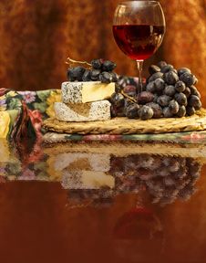 Wine And Brie Cheese Royalty Free Stock Photography Wine And Brie Cheese Royalty Free Stock Photography