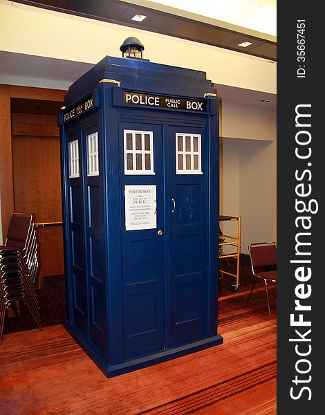 Dr. Who blue TARDIS police box