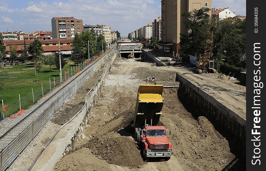 Within the city, the construction of infrastructure under road. Within the city, the construction of infrastructure under road