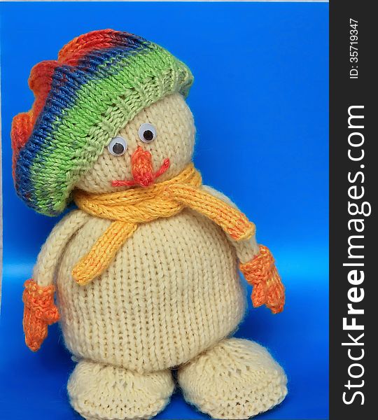 Knitted snowman