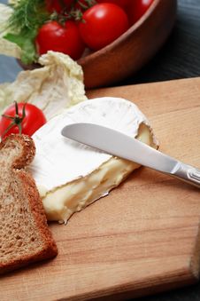 Camembert And Vegetables Royalty Free Stock Photos Camembert And Vegetables Royalty Free Stock Photos