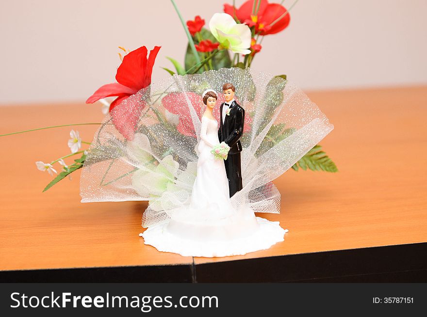 Picture of a wedding bouquet representing the bride and the groom