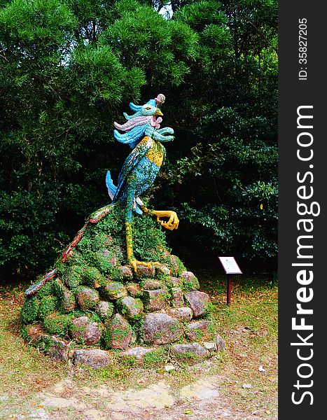 A statue of an interesting bird photographed on Lantau Island. A statue of an interesting bird photographed on Lantau Island.