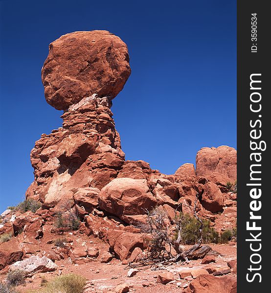 Balanced rock at Arches National Park Utah