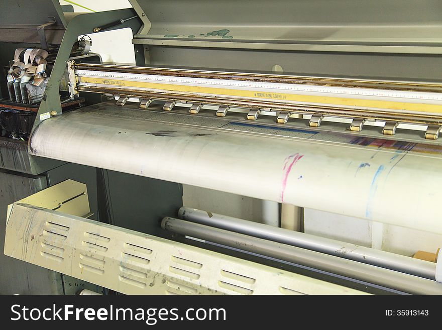 Large format outdoor ink jet printer