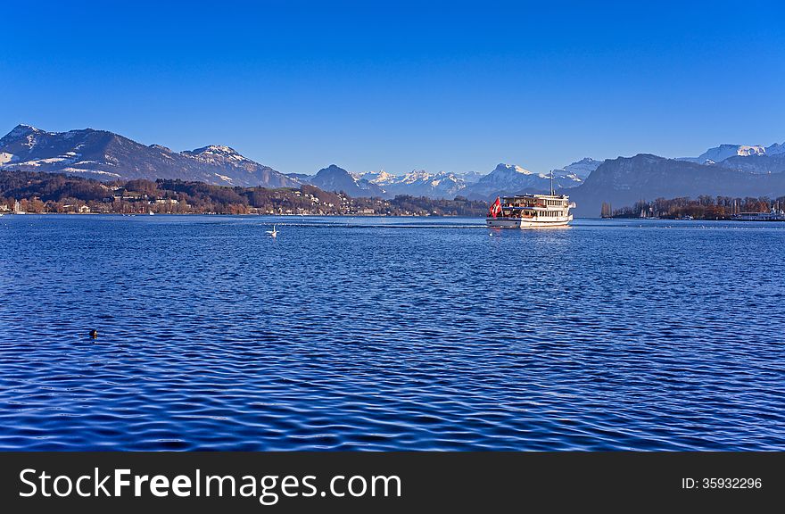 Switzerland, Lake Lucerne in winter