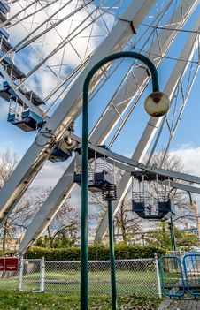 Ferris Wheel & Lampost Royalty Free Stock Image Ferris Wheel & Lampost Royalty Free Stock Image
