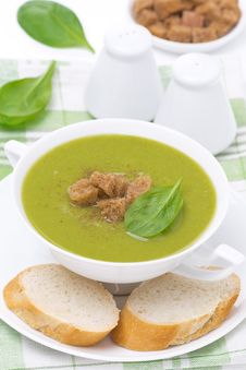 Spinach Soup With Croutons In A Bowl Stock Photography Spinach Soup With Croutons In A Bowl Stock Photography