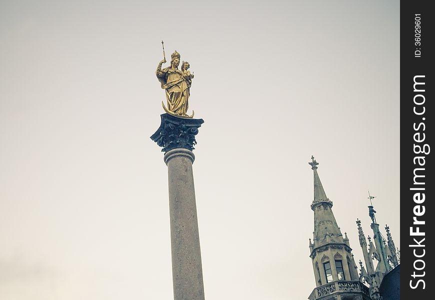 Famous MariensÃ¤ule is a Marian column located on the Marienplatz in Munich, Germany. It was erected in 1638. Famous MariensÃ¤ule is a Marian column located on the Marienplatz in Munich, Germany. It was erected in 1638.