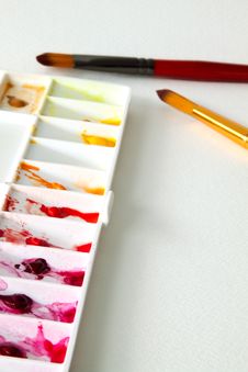 Paintbrush And Palette Royalty Free Stock Images