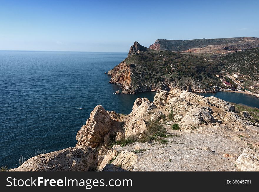Ukraine, the Crimean Peninsula, Bay of Balaclava, mountainous terrain, pier, resort area
