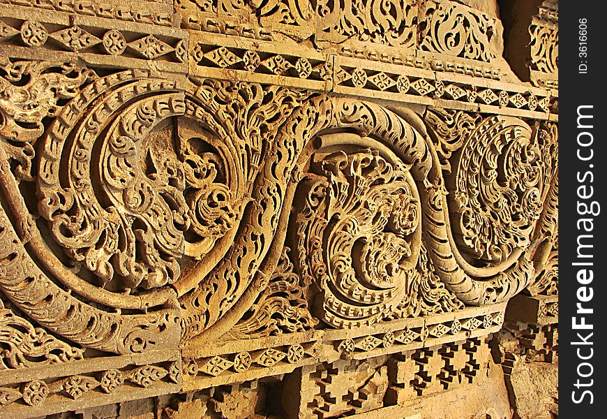 These are the carvings on the buildings around the Qutub Minar, the Mughal period minaret started by Qutub ud din Aibak, the first Mughal ruler of India, in 1193 AD.  It was completed by Firuz Shah Tughlak in 1368 AD. These are the carvings on the buildings around the Qutub Minar, the Mughal period minaret started by Qutub ud din Aibak, the first Mughal ruler of India, in 1193 AD.  It was completed by Firuz Shah Tughlak in 1368 AD.