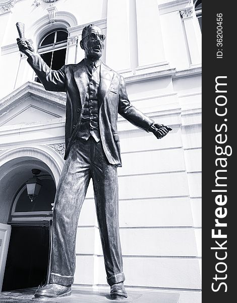 A bronze statue of Australian Prime Minister and Western Australian politician John Curtin. A bronze statue of Australian Prime Minister and Western Australian politician John Curtin.