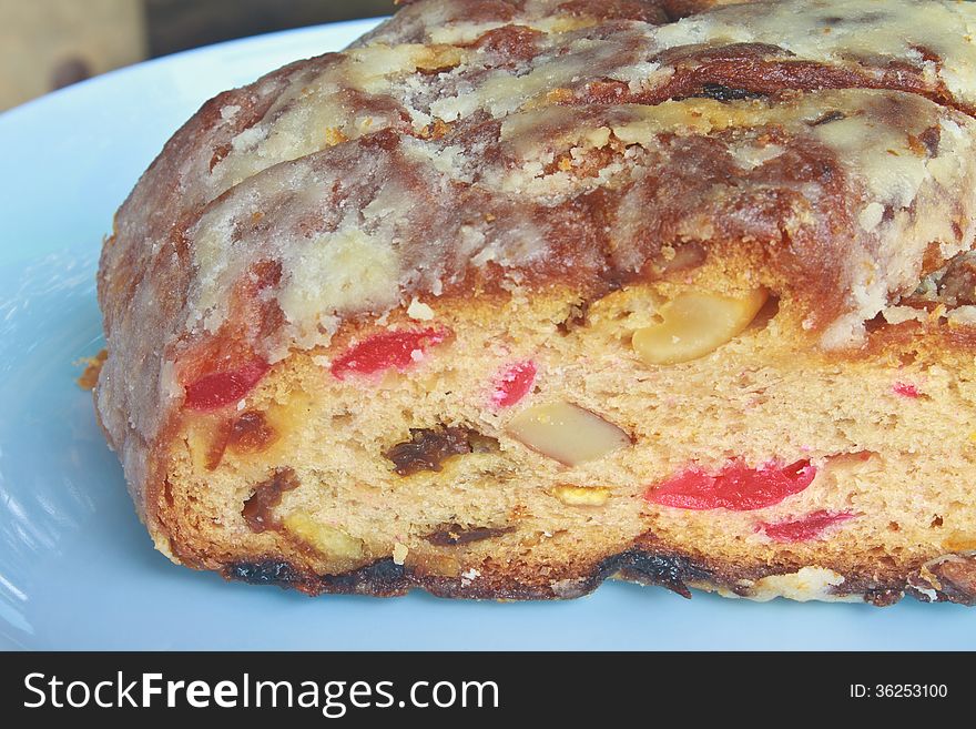 Fruitcake with raisin and Seasoning