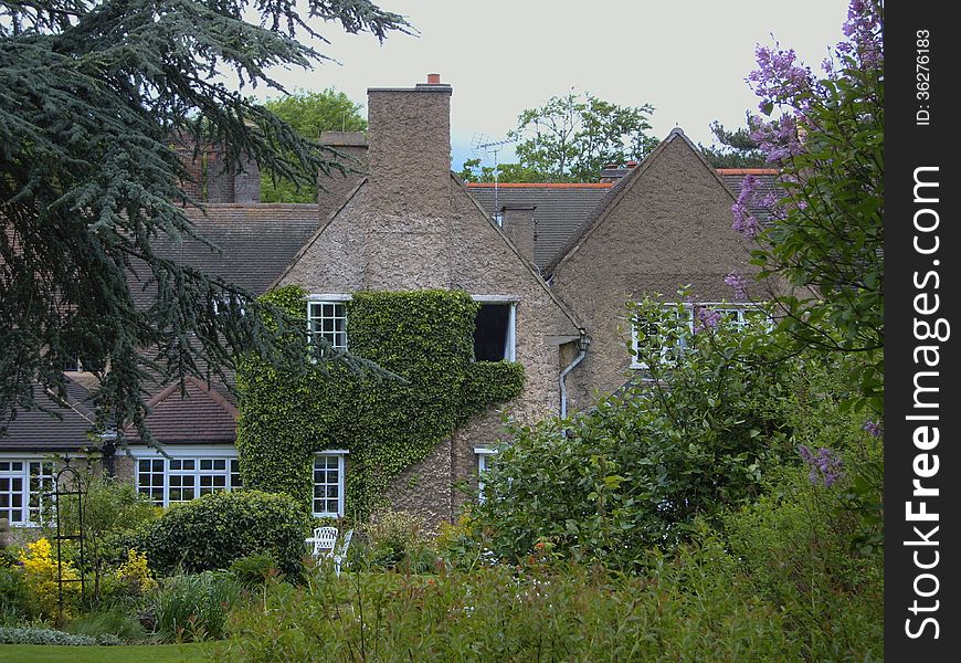 Rambling english country house set in beautiful gardens. Rambling english country house set in beautiful gardens.