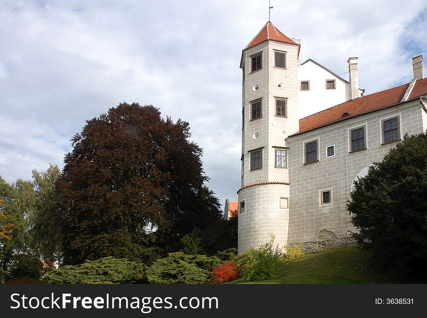 A view of a castle building from a garden