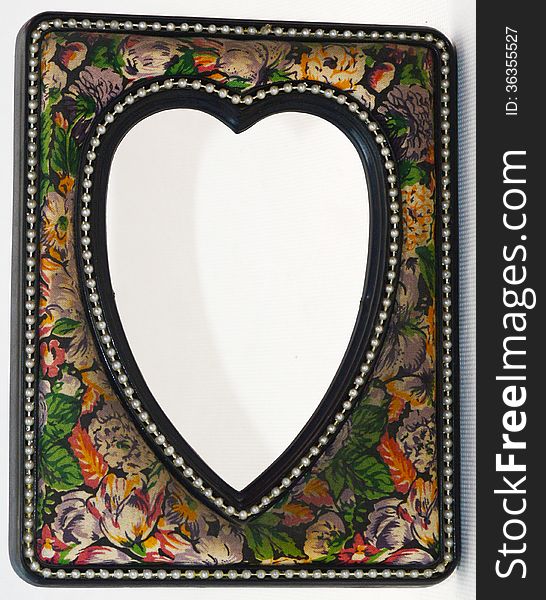 heart shape photo frame with decorative border