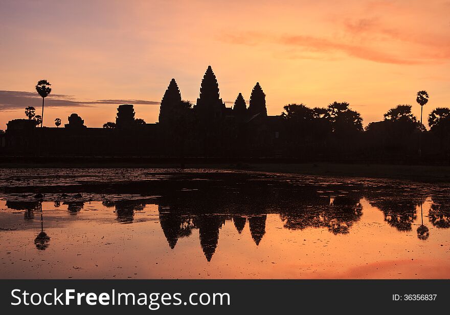 Angkor vat temple at sunsice