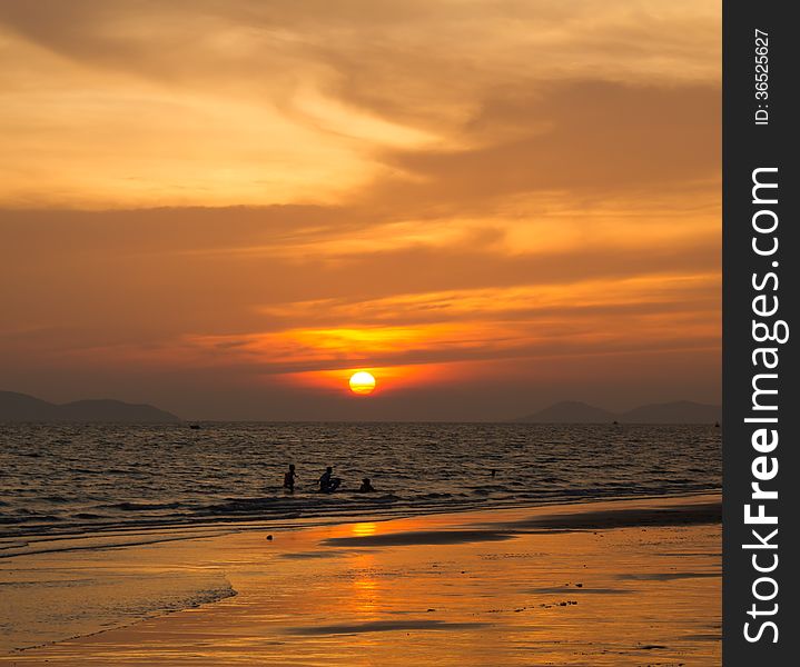Sunset at Ban Phe beach,Rayong Thailand