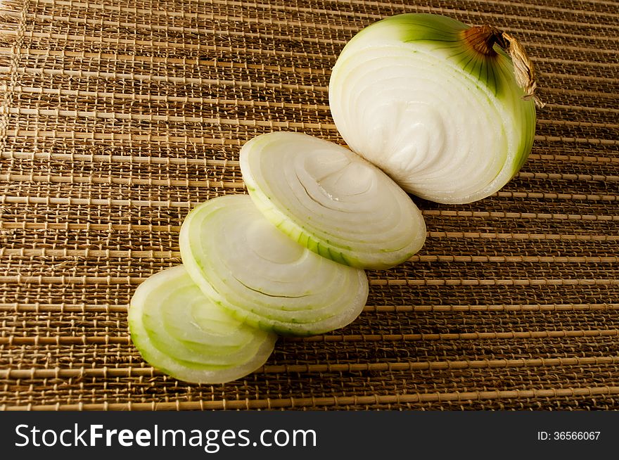 Fresh bulbs of onion, sliced â€‹â€‹onion rings