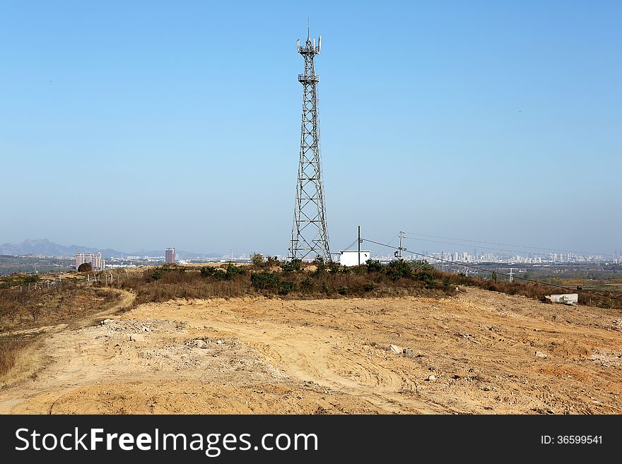 Network company set signal tower stands on the deserted Jeremy goldkorn, it is convenient for people to contact and the exchange of information. Network company set signal tower stands on the deserted Jeremy goldkorn, it is convenient for people to contact and the exchange of information.