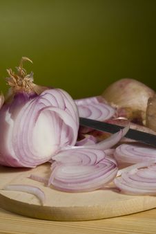 Onion On Cutting Board Stock Images Onion On Cutting Board Stock Images