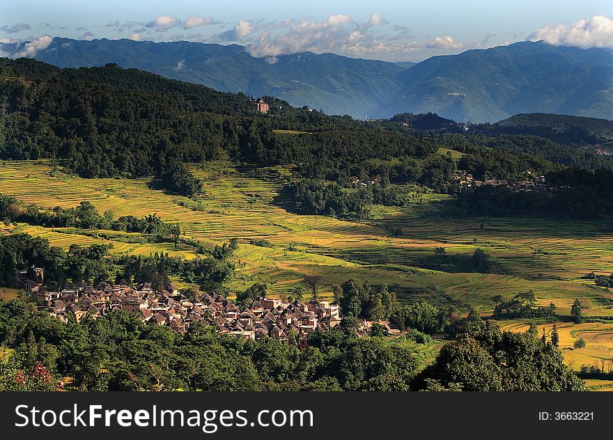 A Hani Villege In The Valley