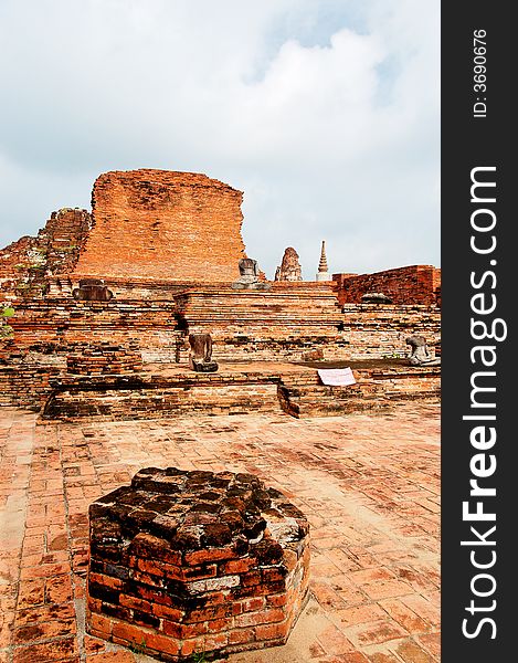 Ancient buddhist temple ruins in Ayuttaya, Thailan