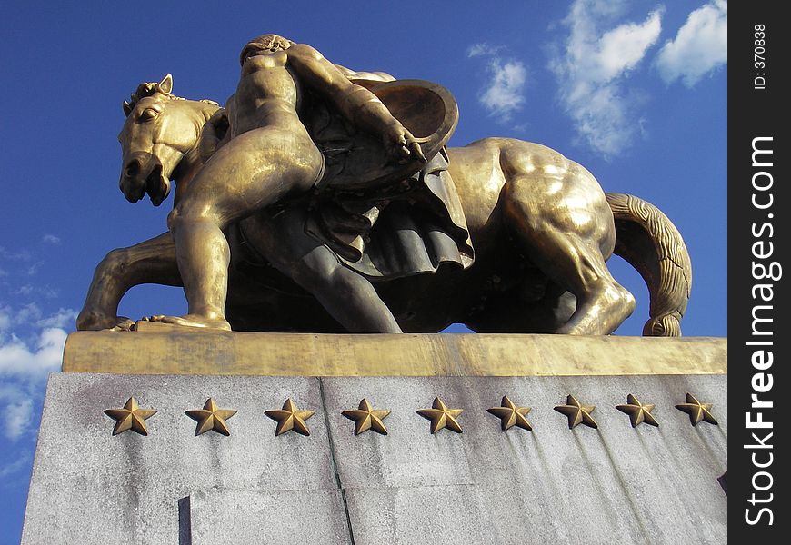 Photo of statue on the Washington D.C. side of Memorial Bridge. Photo of statue on the Washington D.C. side of Memorial Bridge.