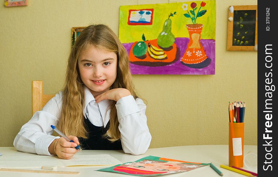 Schoolgirl does lessons in its room