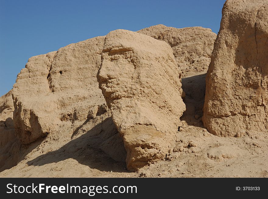 Sphinx or a man's face?