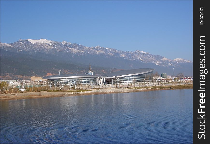 This building is beside a beautiful lake which is called Erhai Lake,and the mountain is called Cangshan Mountain .both famous in china. This building is beside a beautiful lake which is called Erhai Lake,and the mountain is called Cangshan Mountain .both famous in china